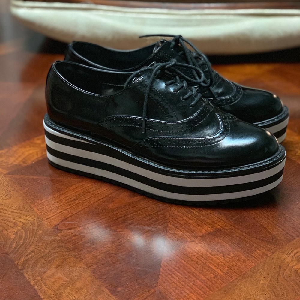 Aldo platforms Oxford shoes.